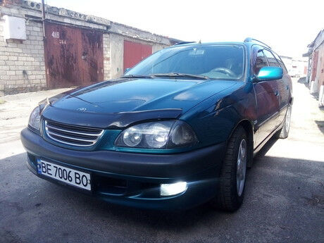 Toyota Avensis 1999 року