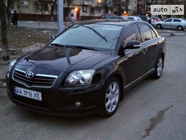 Toyota Avensis 2008 року