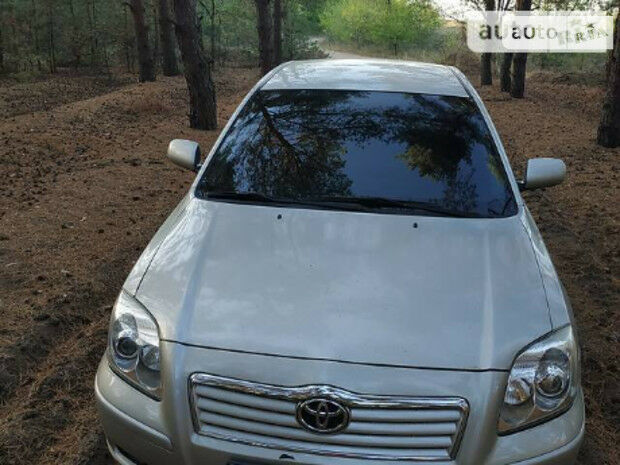 Toyota Avensis 2003 года