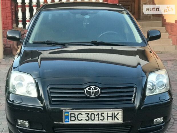 Toyota Avensis 2004 года