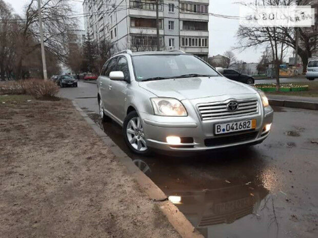 Toyota Avensis 2004 года