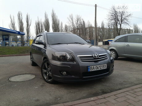 Toyota Avensis 2006 року