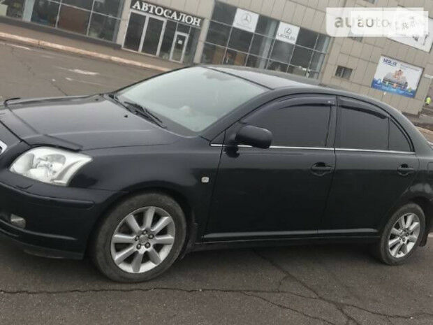 Toyota Avensis 2003 року