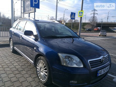 Toyota Avensis 2003 року