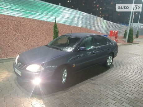 Toyota Avensis 2001 года