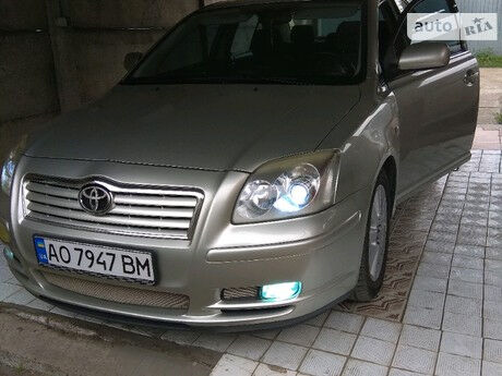 Тойота Авенсис 2005 года Toyota Avensis 2005 года