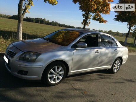 Toyota Avensis 2008 года