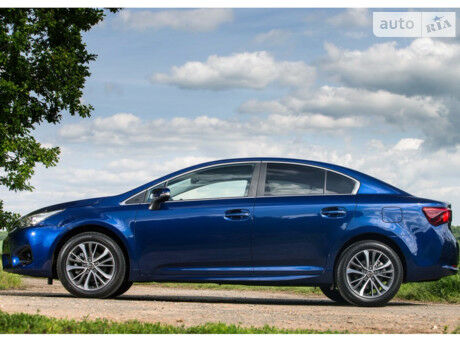 Тойота Авенсис 2004 року Toyota Avensis 2004 року