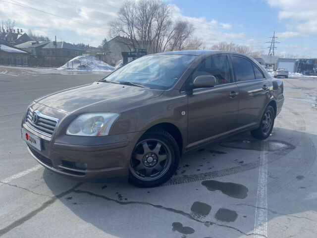 Toyota Avensis 2004 року