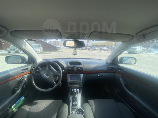 Toyota Avensis 2004 року