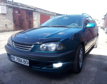 Toyota Avensis 1999 года