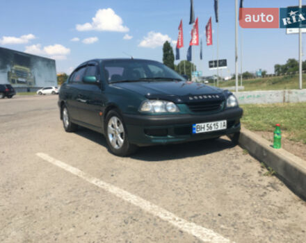 Toyota Avensis 1998 року