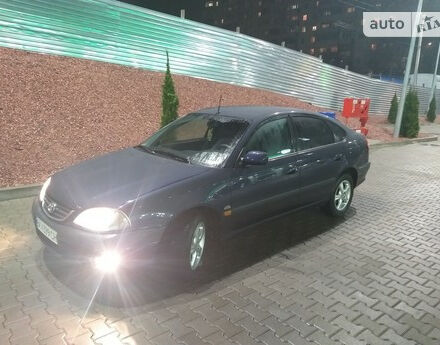 Toyota Avensis 2001 року