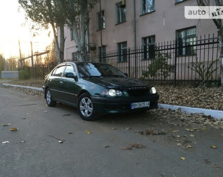 Toyota Avensis 1998 року