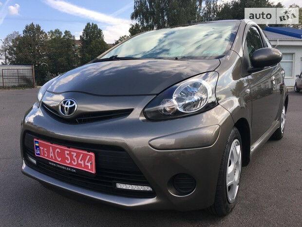 Toyota Aygo 2012 року