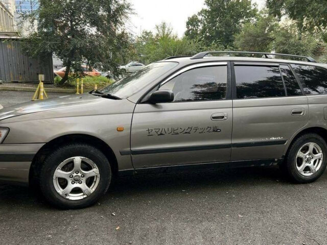 Toyota Caldina 1995 года