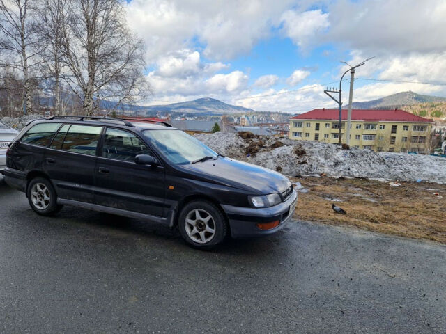 Toyota Caldina 1996 года