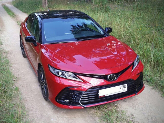 Toyota Camry 2021 года