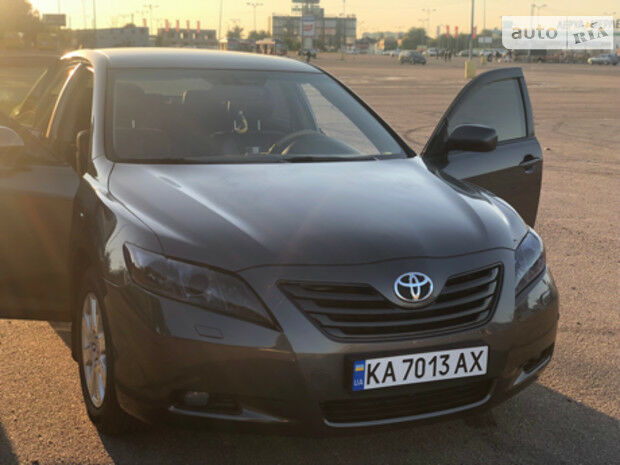 Toyota Camry 2006 года