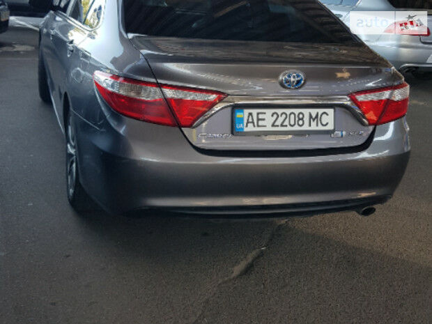 Toyota Camry 2015 года