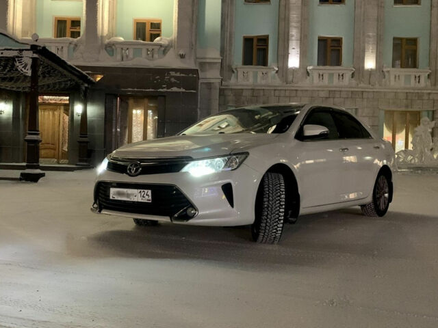 Toyota Camry 2016 года