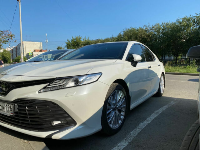 Toyota Camry 2020 року