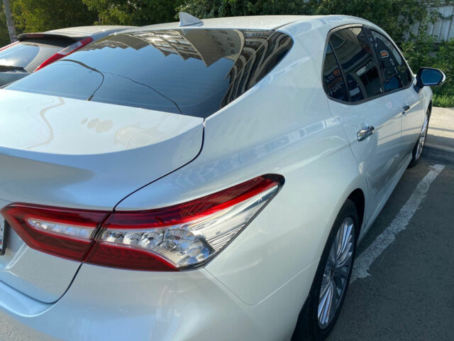 Toyota Camry 2020 року