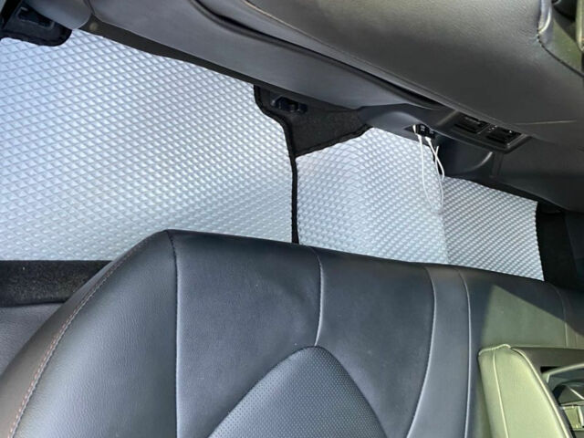 Toyota Camry 2020 року