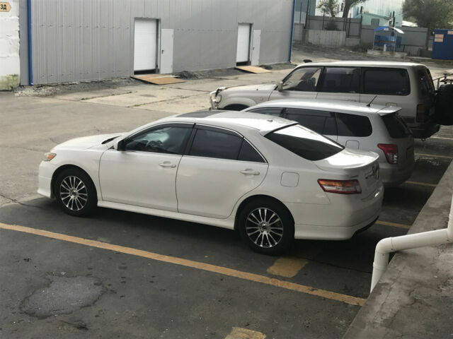 Toyota Camry 2010 года