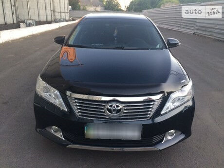 Toyota Camry 2012 року