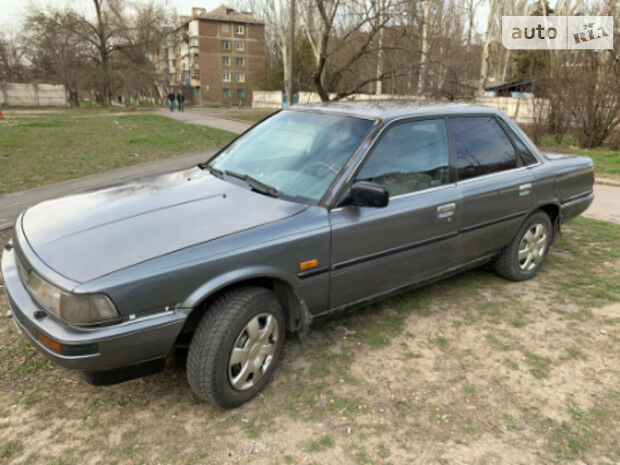 Toyota Camry 1987 року