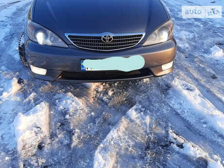 Toyota Camry 2003 року