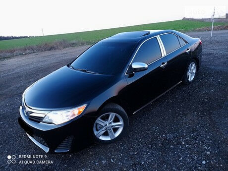 Toyota Camry 2013 року