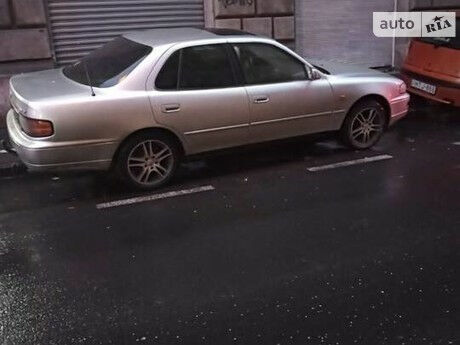 Тойота Камри 1992 року Toyota Camry 1992 року