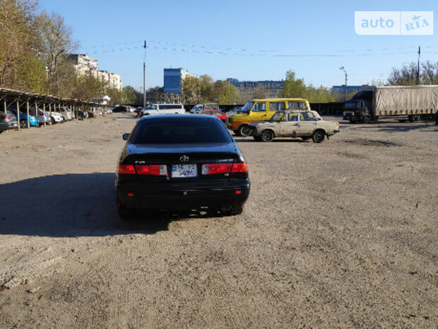 Toyota Camry 2000 року