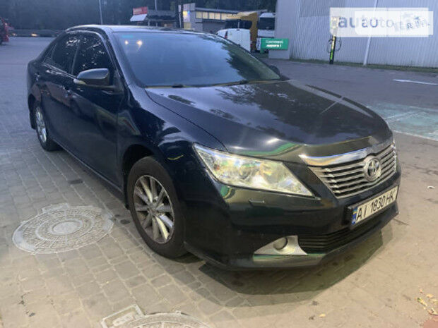 Toyota Camry 2013 года