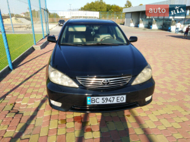 Тойота Камри 2005 года Toyota Camry 2005 года