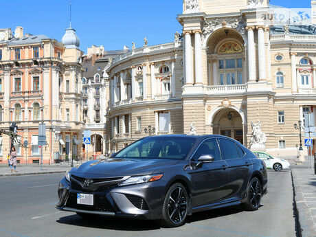 Тойота Камри 2017 года Toyota Camry 2017 года