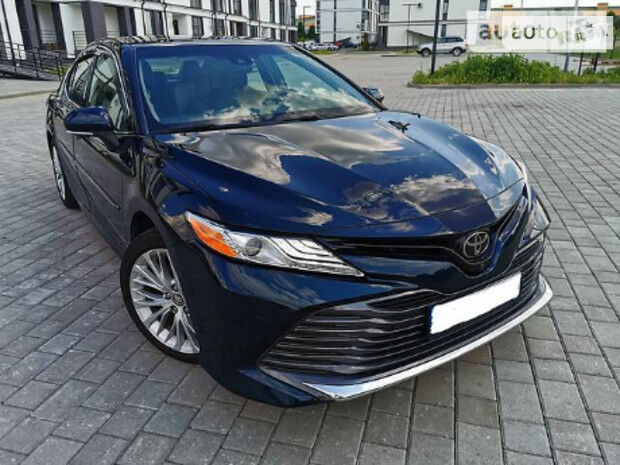 Toyota Camry 2018 года