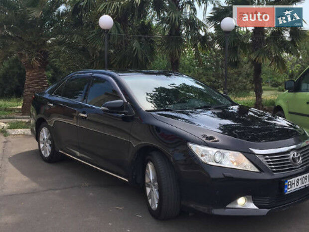 Toyota Camry 2012 року