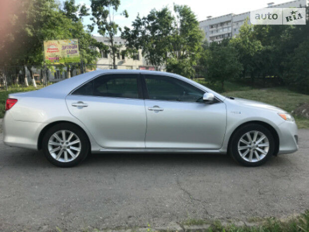 Toyota Camry 2012 року