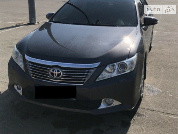 Toyota Camry 2012 року