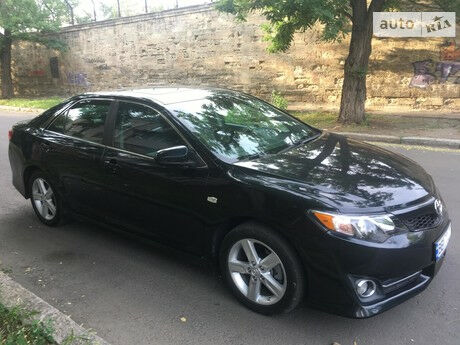 Тойота Камри 2013 года Toyota Camry 2013 года