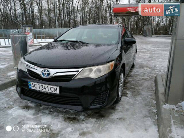 Toyota Camry 2012 року