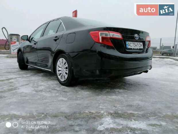 Toyota Camry 2012 года