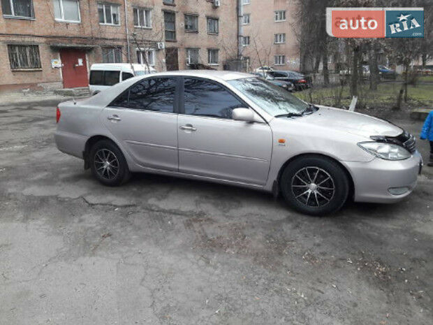 Toyota Camry 2004 года
