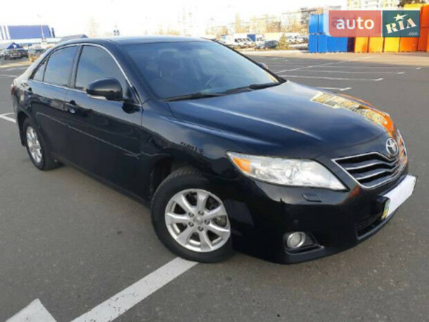 Toyota Camry 2010 року