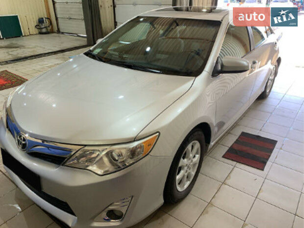 Toyota Camry 2012 года