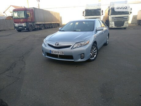 Toyota Camry 2010 года