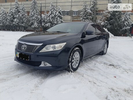 Toyota Camry 2012 года